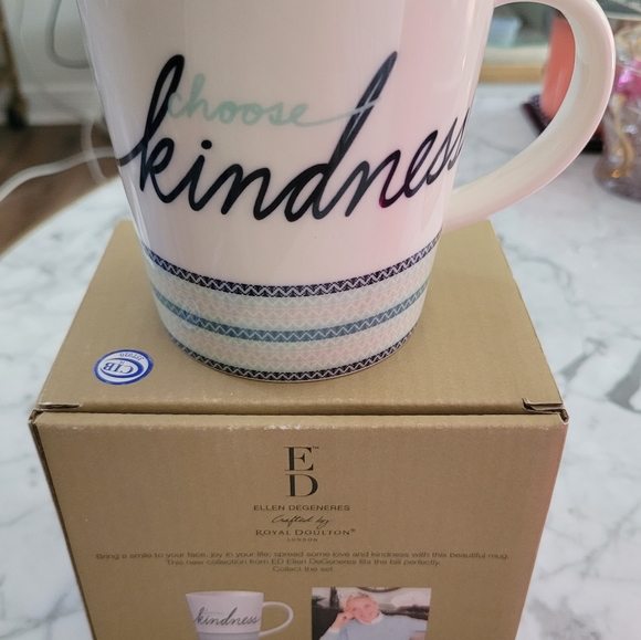 Ellen Degeneres Mug - Picture 4 of 5